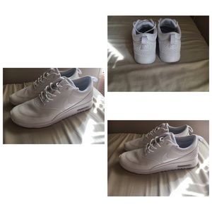 White Nike Air Max Thea
