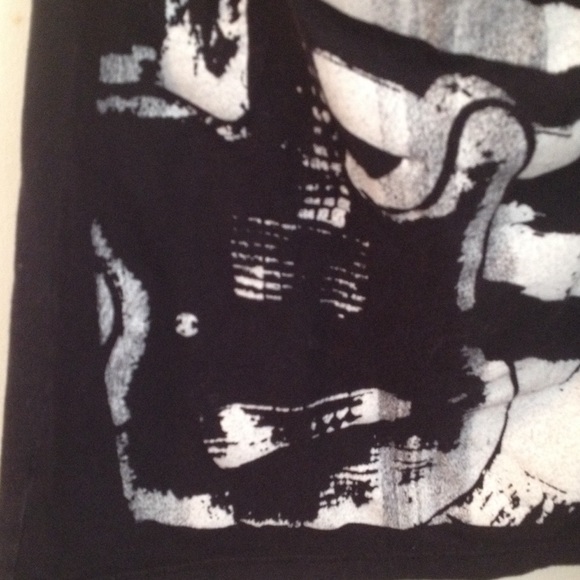 Edgy guitar tank - Picture 3 of 4