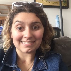 Meet your Posher Julia And enjoy your friends+More