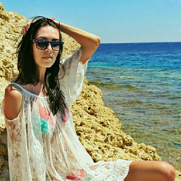 Gorgeous Lace Cover-Up - Picture 2 of 4