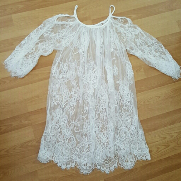 Gorgeous Lace Cover-Up - Picture 3 of 4