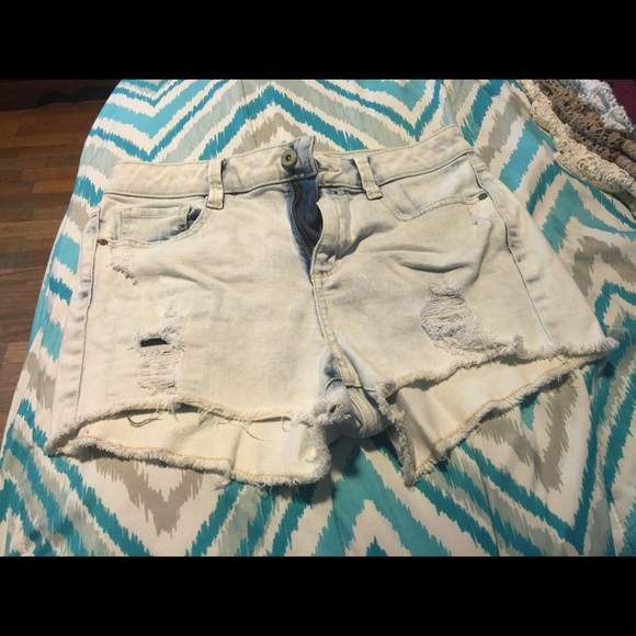 Bleached shorts