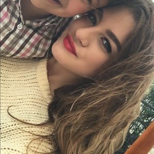 Meet your Posher, Andrea