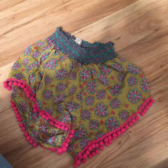 pompom shorts