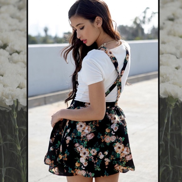 Forever 21 Dresses & Skirts - 🌻NWOT✨Overall Floral Dress🌸
