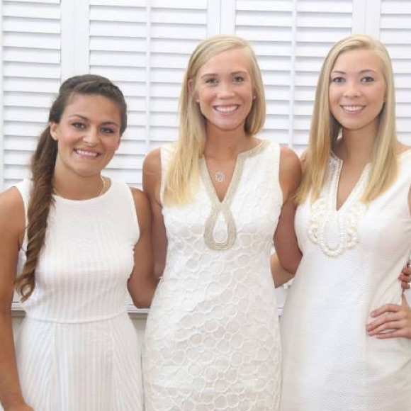 Hi, I'm Laura 🍍 - Picture 3 of 3