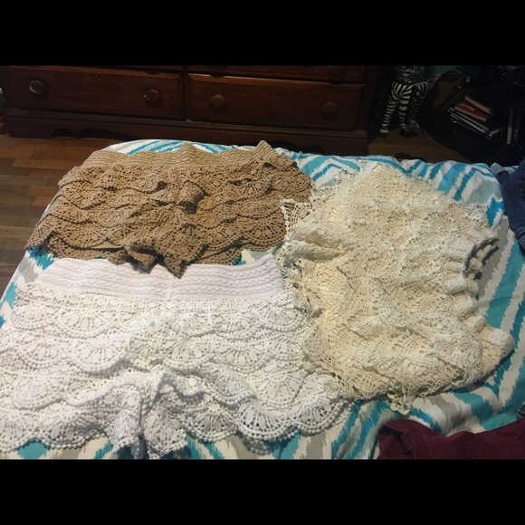 Floral lace shorts