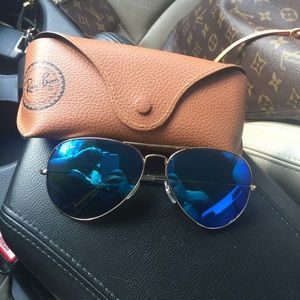 Oversized blue mirrored ray bans!!