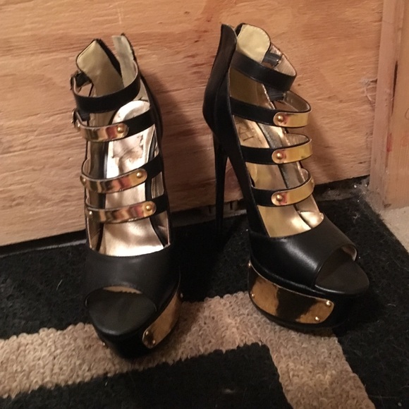 Beautiful black heels size 8 - Picture 2 of 3