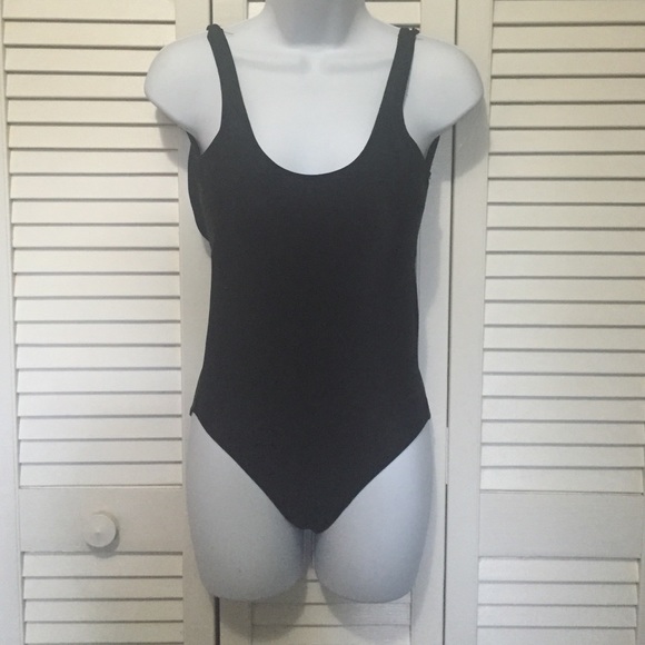 Onepiece backless one piece