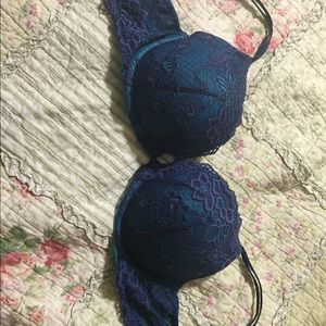 Victoria's Secret Very Sexy push up bra 36D