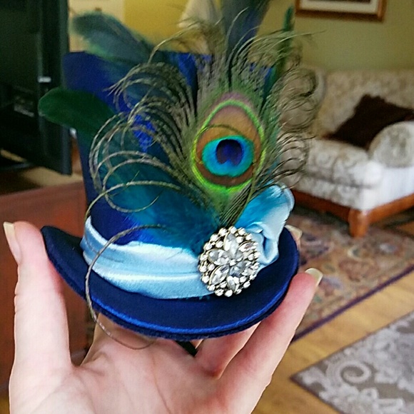 Renaissance small ladies top hat