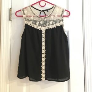 Chiffon shirt with lace
