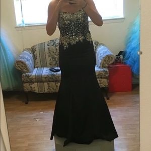 Beautiful Mermaid Formal Gown Size 4