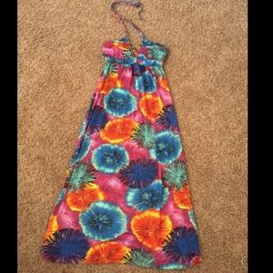 Adorable floral maxi dress