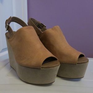 H&M size 6.5 tan nude wedge