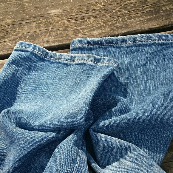 HOLD Miss Me Blingy Capri Pants! - Picture 4 of 4