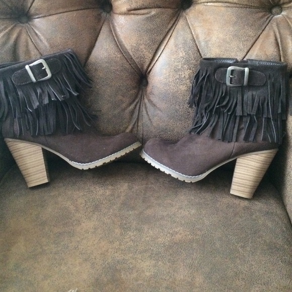 Kensie Girl brown fringe heeled boots