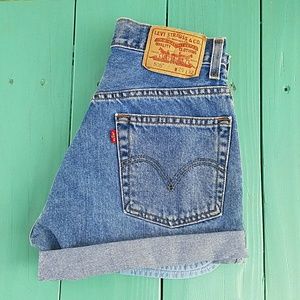 Levis high waisted shorts size 29
