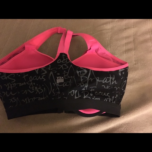 Victorias Secret front Zip sports bra never worn - Picture 2 of 2