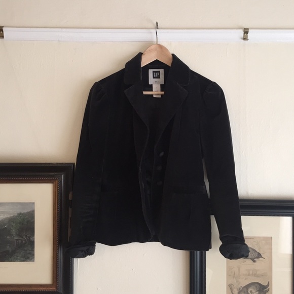 Black Velvet Blazer- Amazing Details!