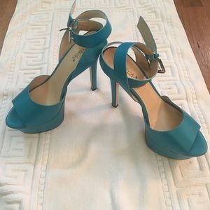 Shoedazzle Teal Pumps