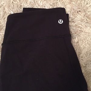 Lululemon Wunder Under Crop |||. Size 4.