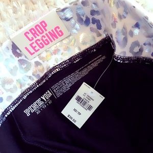 BRAND NEW! VICTORIA'S SECRET CROP LEGGING