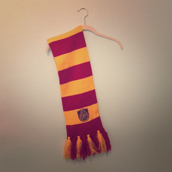 Hog warts scarf