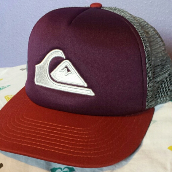 Mens Quiksilver snapback trucker hat