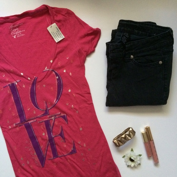 American Eagle Pink Graphic Tee