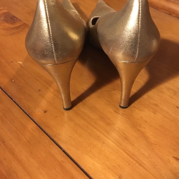 Dolce & Gabanna Gold heels - Picture 3 of 3