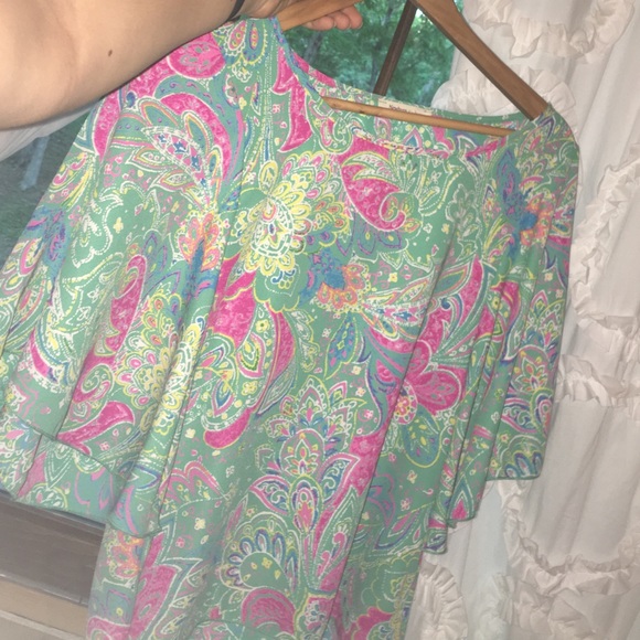 Really cute floral top from Ivy and Leo!!