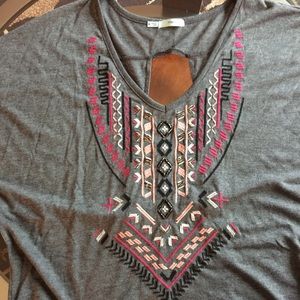 Dark grey short sleeve top