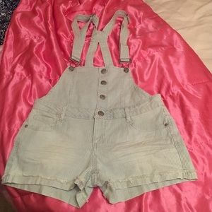 Cute striped overalls!