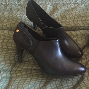 Size 8 Calvin Klein heels