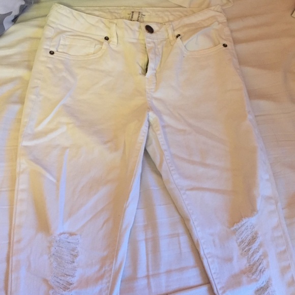 White distressed skinny jeans - Picture 2 of 2