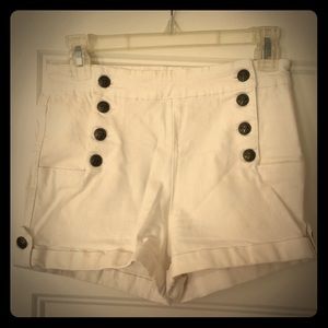 White denim sailor short