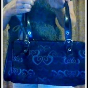 Black heart design handbag