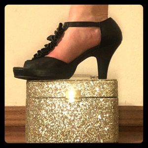 JLO GLO patent pleather heels size 10