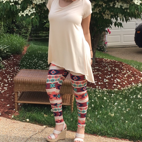 ❗️CLEARANCE❗️Stylish Multi Colored Leggings - Picture 2 of 4