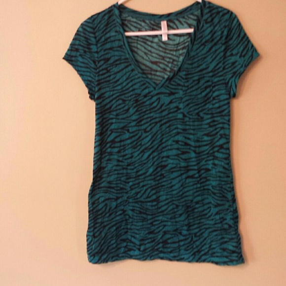 Xhilaration Short Sleeve Shirt size XL