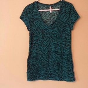 Xhilaration Short Sleeve Shirt size XL