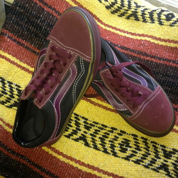 Vans old skool black and burgundy