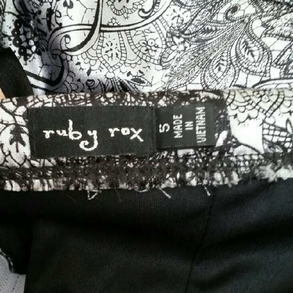 Black and silver cocktail dress by Ruby Rox - Picture 3 of 3