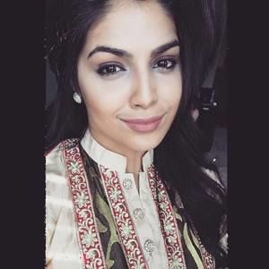 Meet your Posher, Nida