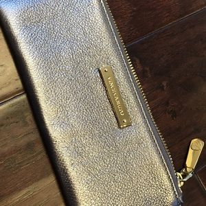 Vince Camuto wristlet/wallet