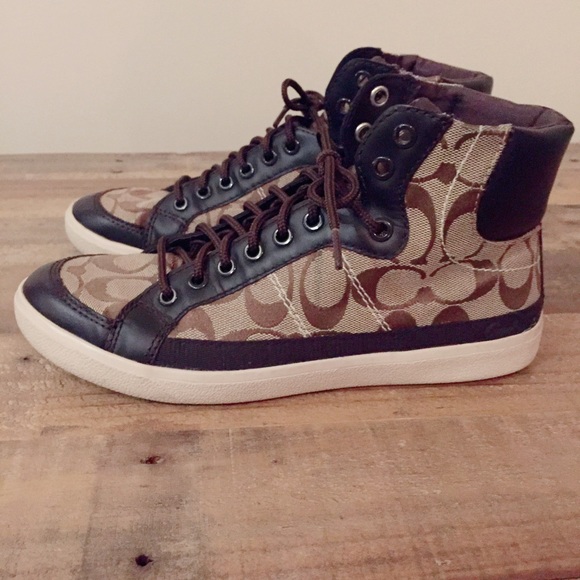 LIKE NEW Coach Logo Sneakers in Size 7.5 Women's