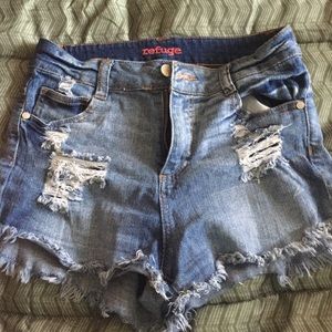 Highwaisted jean shorts