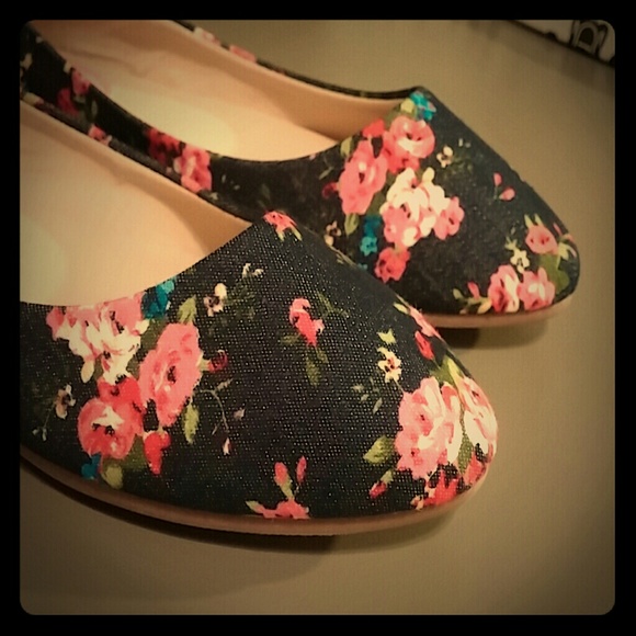 Floral on "denim" flats